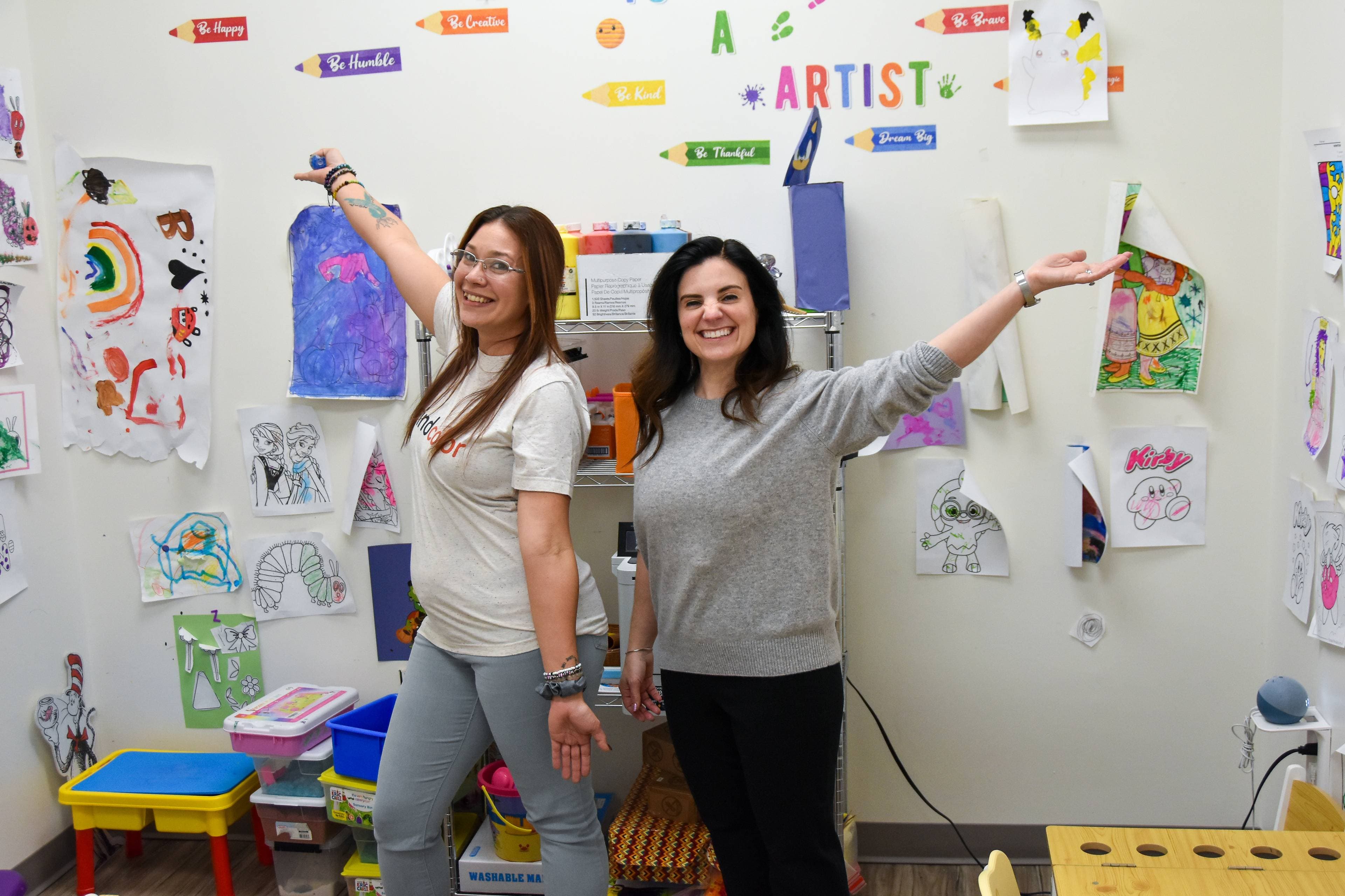 Professional Mindcolor staff working together in clinical setting